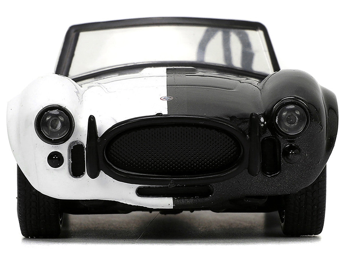 1965 Shelby Cobra 427 S/C #2 Black Metallic and White and Harvey Two-Face Diecast Figure "Batman" "Hollywood Rides" Series 1/32 Diecast Model Car by Jada-3